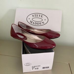 Steve Madden red glossy flats